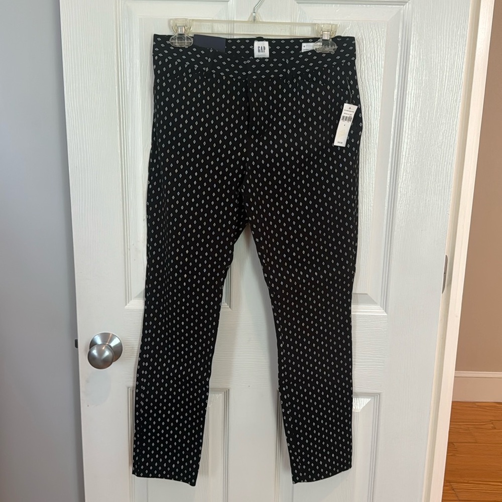 Gap Signature Skinny Ankle Pants. Size 4